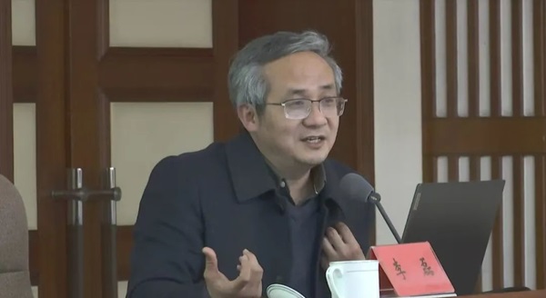 1741168339749832.jpg 中电光谷受邀为霸州市作《地方政府AI赋能路径探索》专题培训