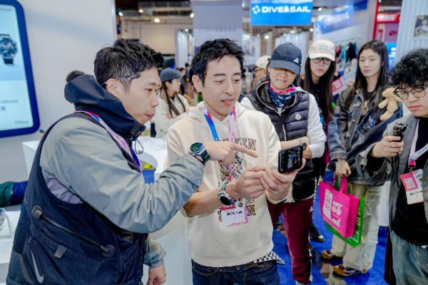 1742726215478166.png HUAWEI WATCH Ultimate非凡探索系列瞩目亮相2025上海国际潜水展,科技赋能极境探索