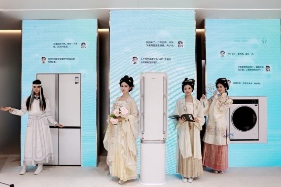 2025 AWE海信璀璨精彩绽放，四款产品荣膺艾普兰奖诠释东方美学新高度