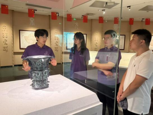 行走的思政课：西理工学子深入开展中华民族共同体意识宣传教育
