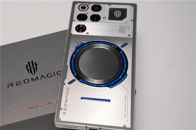 鲁大师10月新机性能/流畅/AI榜：骁龙8 Elite Gen5与天玑9500新机大混战