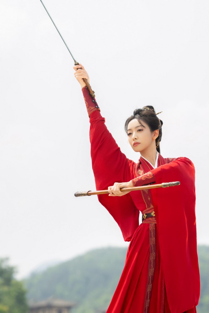 高价回收备案域名:扒到了!《山河枕》宋茜片场细节曝光,手里的格米杯抢镜插图 扒到了!《山河枕》宋茜片场细节曝光,手里的格米杯抢镜