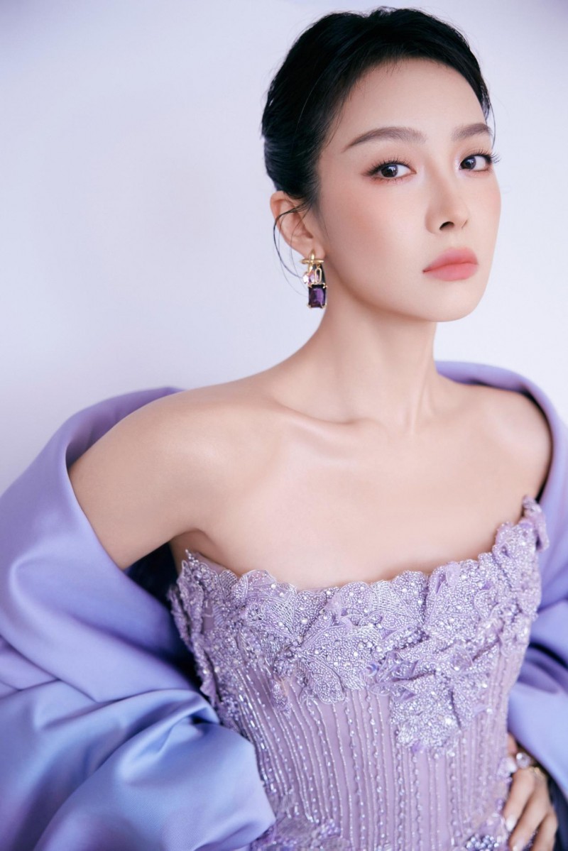 高价回收备案域名:扒到了!《山河枕》宋茜片场细节曝光,手里的格米杯抢镜插图3 扒到了!《山河枕》宋茜片场细节曝光,手里的格米杯抢镜