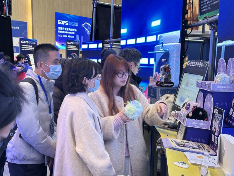 灵犀智能亮相2025 全球开发者先锋大会