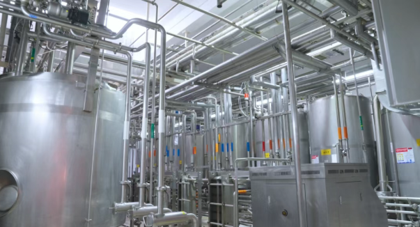 从“制造”到“智造”，光明乳业数字化转型擘画食品安全新范式