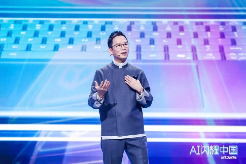 吴晓波：只有“端云一体”，才能真正构建每个人的超级智能体