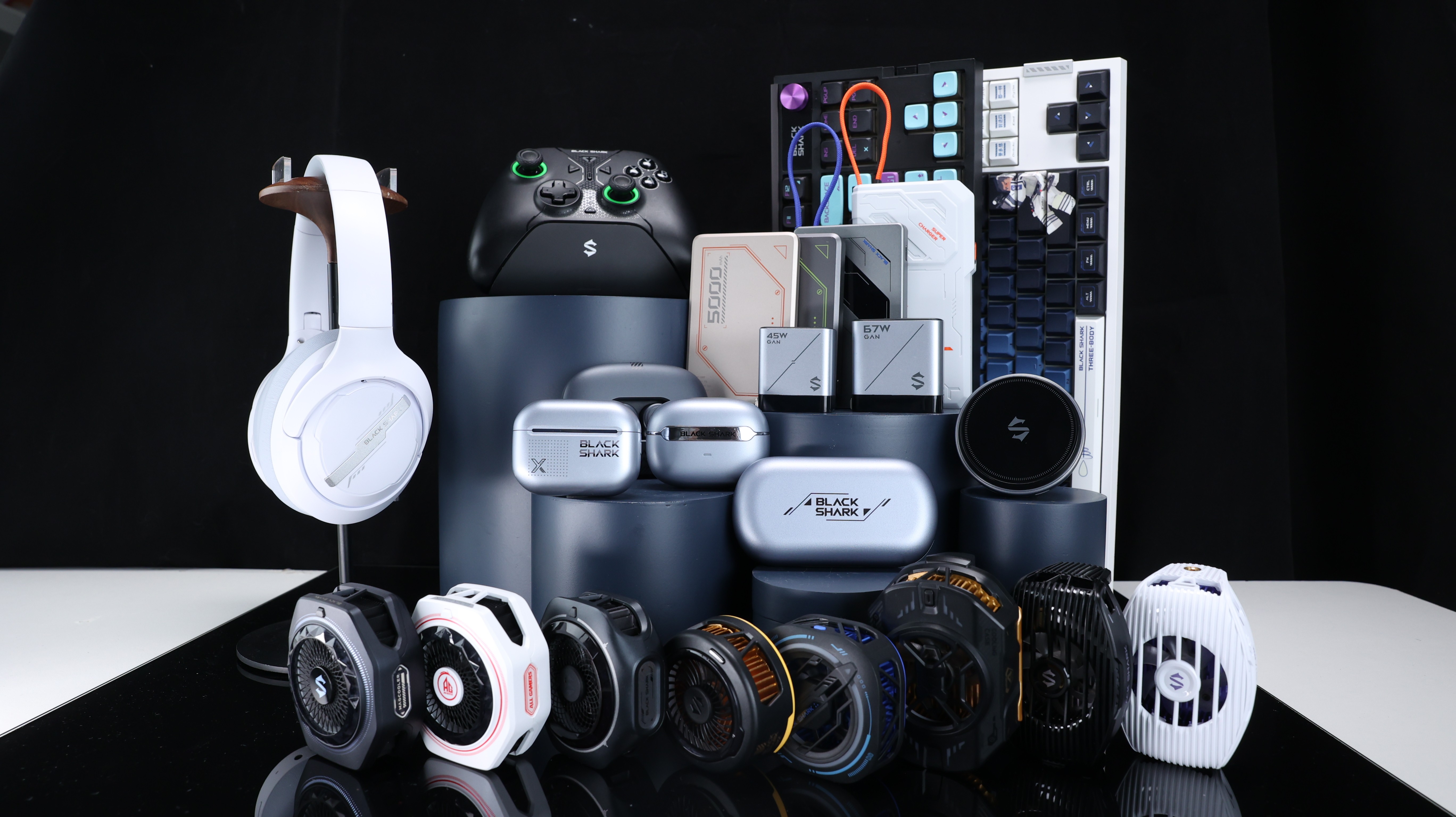 1773027224168559.jpg 力破冰峰,智竞未来!黑鲨2026春季新品发布会定档3月20日!