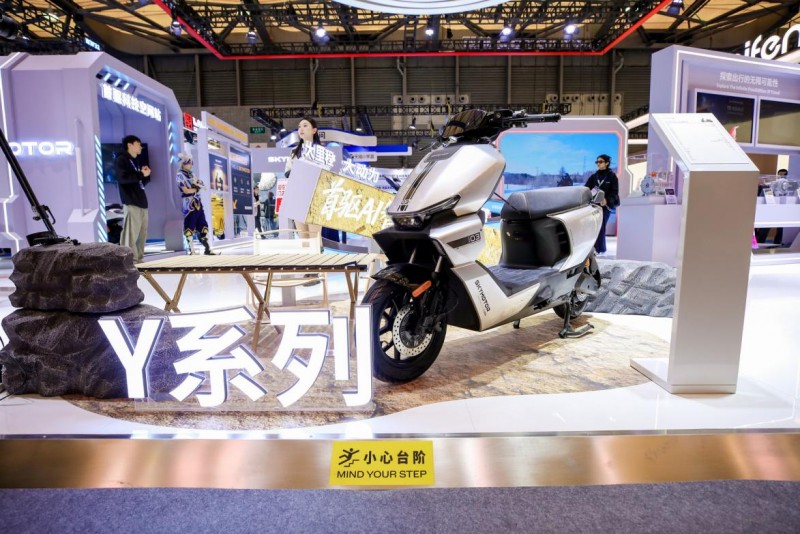 全栈自研技术集结 首秀AWE首驱科技发布两轮出行产业升级的“AI答案”