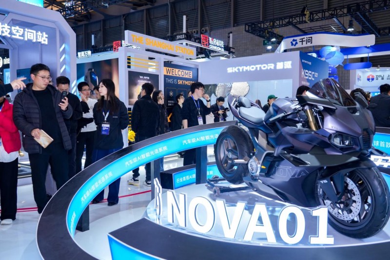 全栈自研技术集结 首秀AWE首驱科技发布两轮出行产业升级的“AI答案”