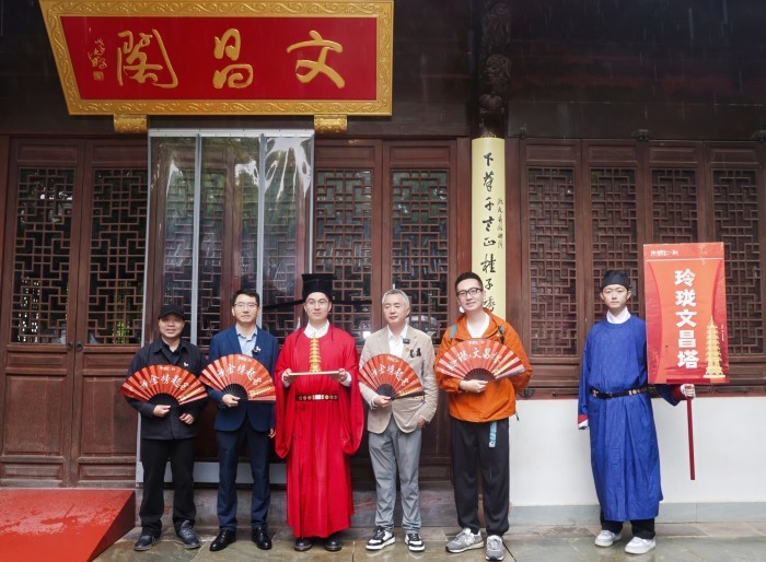 一举夺“葵”马上高中 “朱炳仁·铜”为杭城高考学子打造城市级公益应援