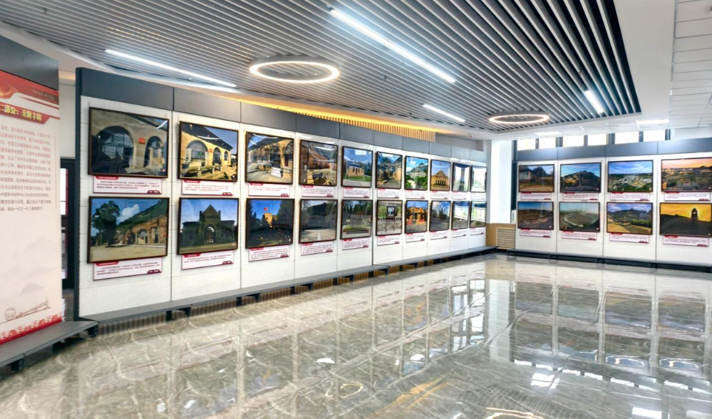 1782911896148063.png 圣地红色摄影家常随喜作品展落地黑河 受聘黑河文旅特邀摄影师